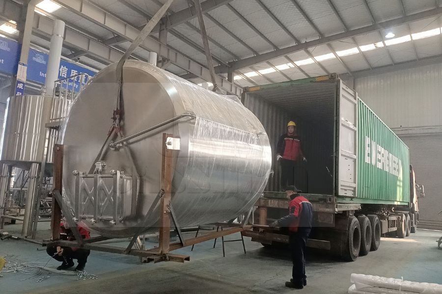 5000L stainless steel fruit wine tank loading for UK customer 1