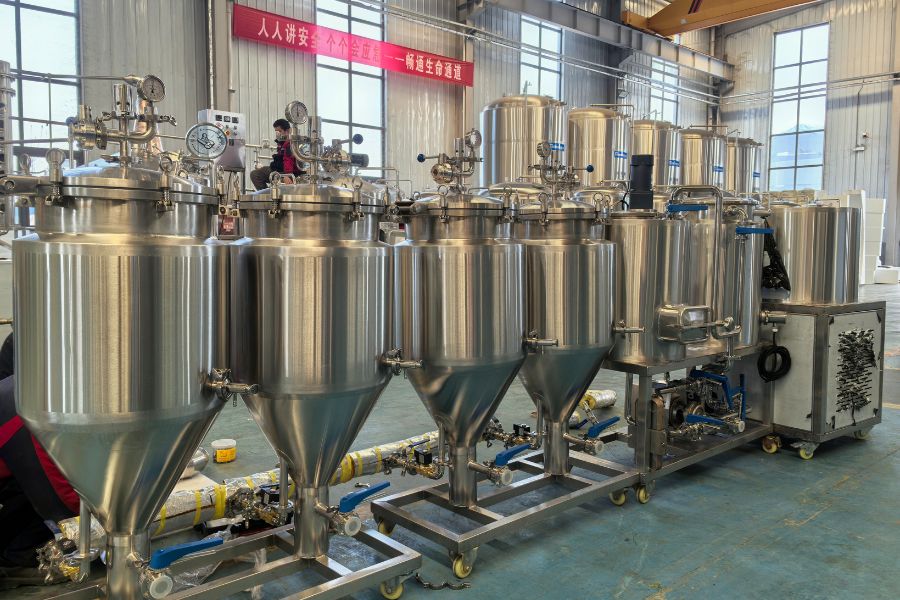 What's the Best Beer Brewing Equipment for Beginners? An Expert's Guide