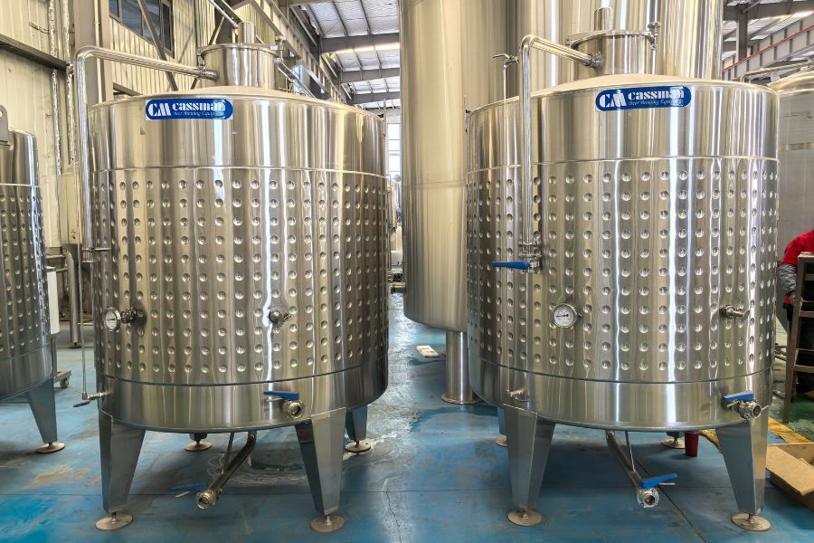 Spirit storage tank (2)