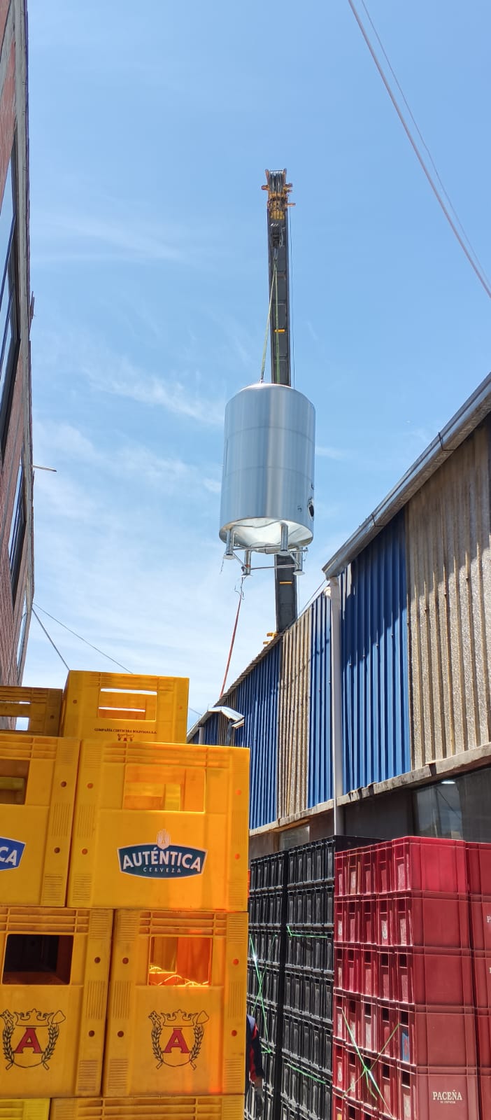  Cassman 200 hL Fermentation Vessel Arrives2