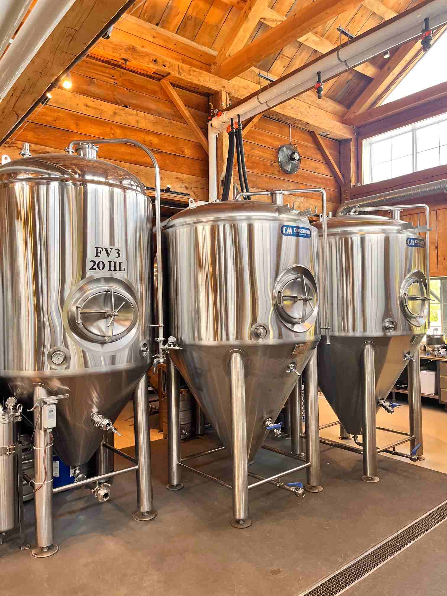 2000L jacketed conical beer fermenters delivered to Canada