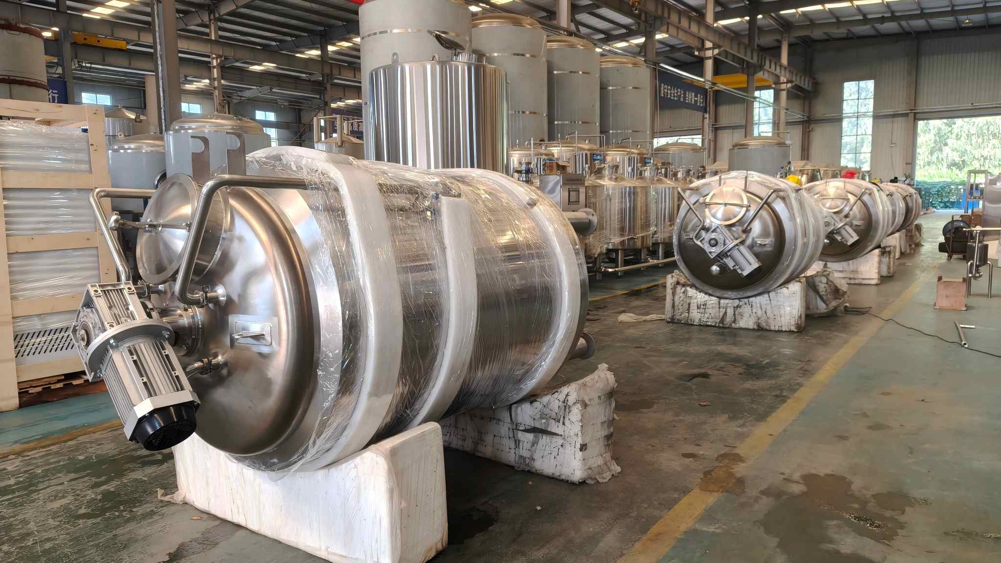 2,000L & 9,000L Juice Mixing Tanks Delivered to Ireland: A Custom Stainless Steel Solution for a Growing Beverage Producer